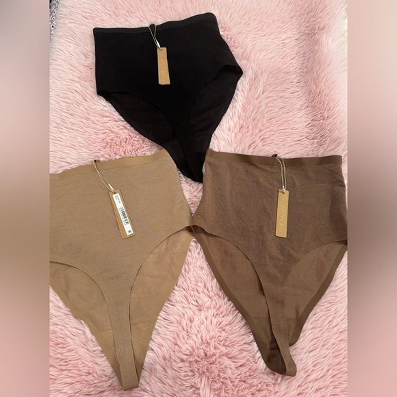 NWT SKIMS POWER MESH HIGH WAISTED THONG - Picture 5 of 12